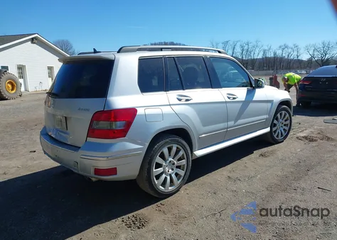 2010 Mercedes-Benz Glk 350 4Matic z USA, uszkodzony, nr VIN WDCGG8HB4AF405771